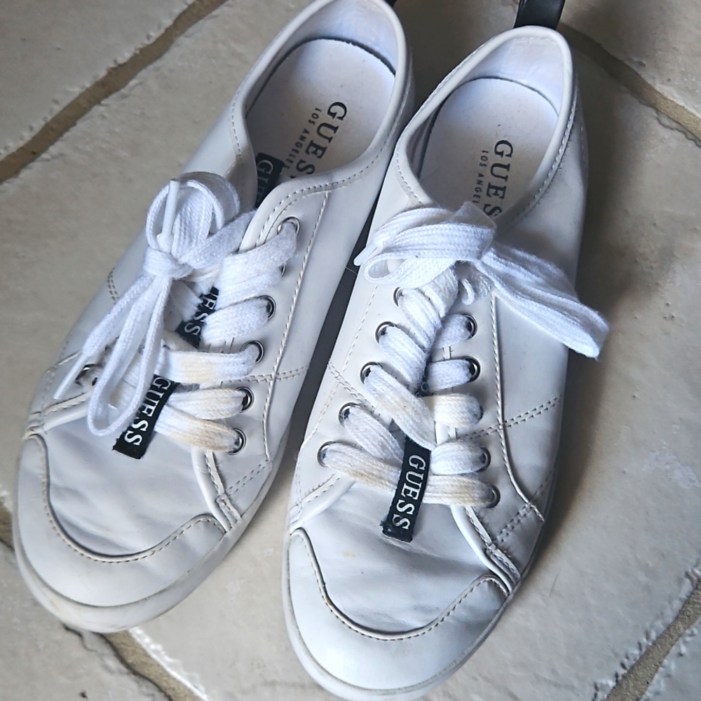 Guess Size 7.5 Womans White/Blue sneakers